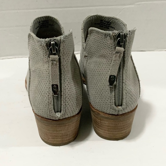 Dolce Vita Karsen Gray Perforated Suede Ankle Bootie Womens Size 8 - Picture 3 of 10